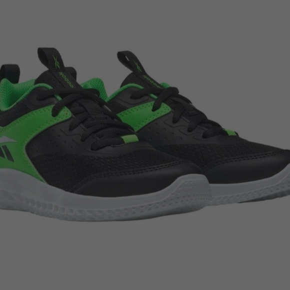 Boys Reebok Gym Shoes - Picture 2 of 6